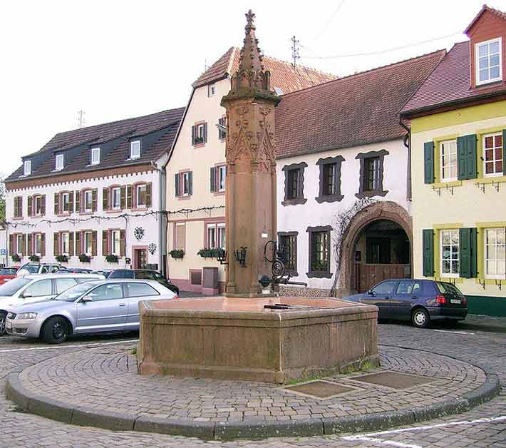 Marktbrunnen in Edenkoben