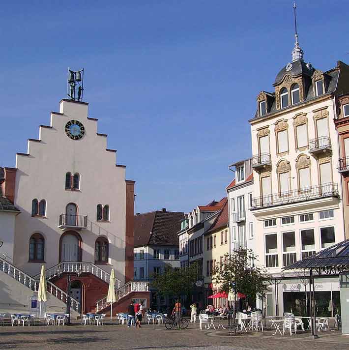 Rathausplatz in Landau an der Weinstraße